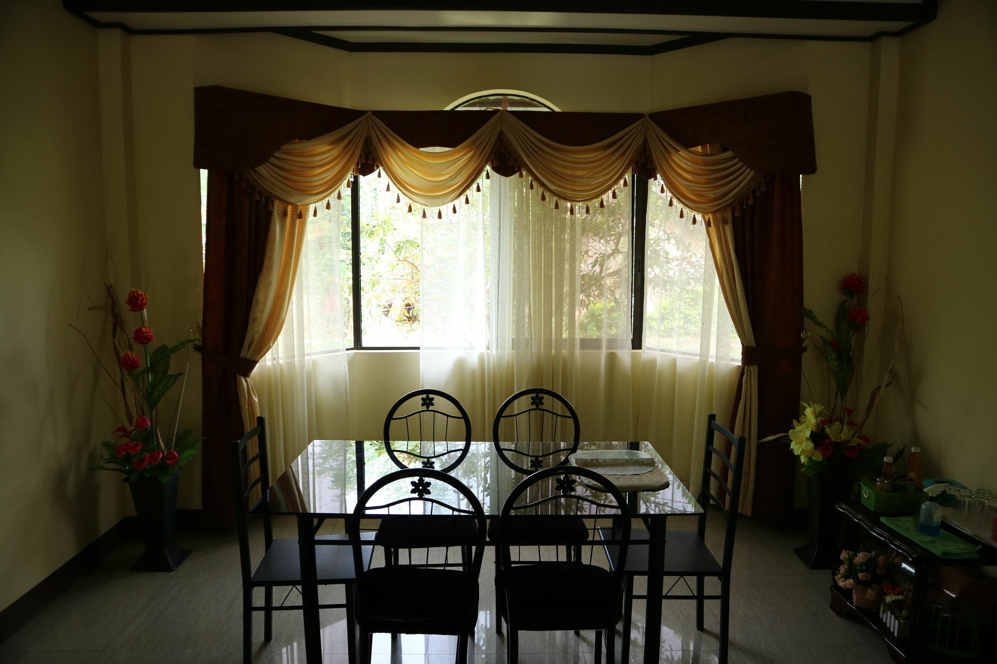 Oyo 422 Villa Emilia Pension House Panglao Bagian luar foto