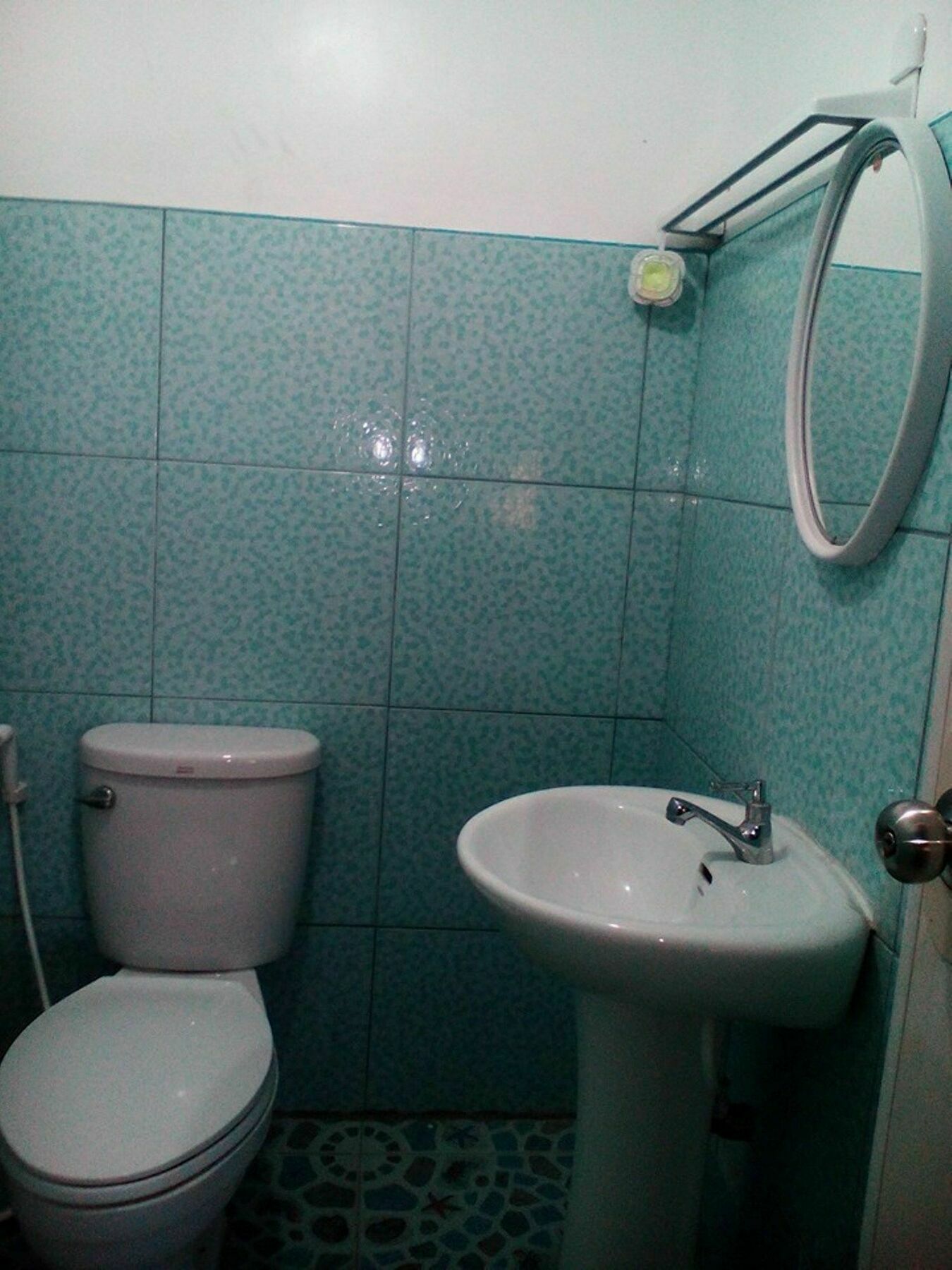 Oyo 422 Villa Emilia Pension House Panglao Bagian luar foto