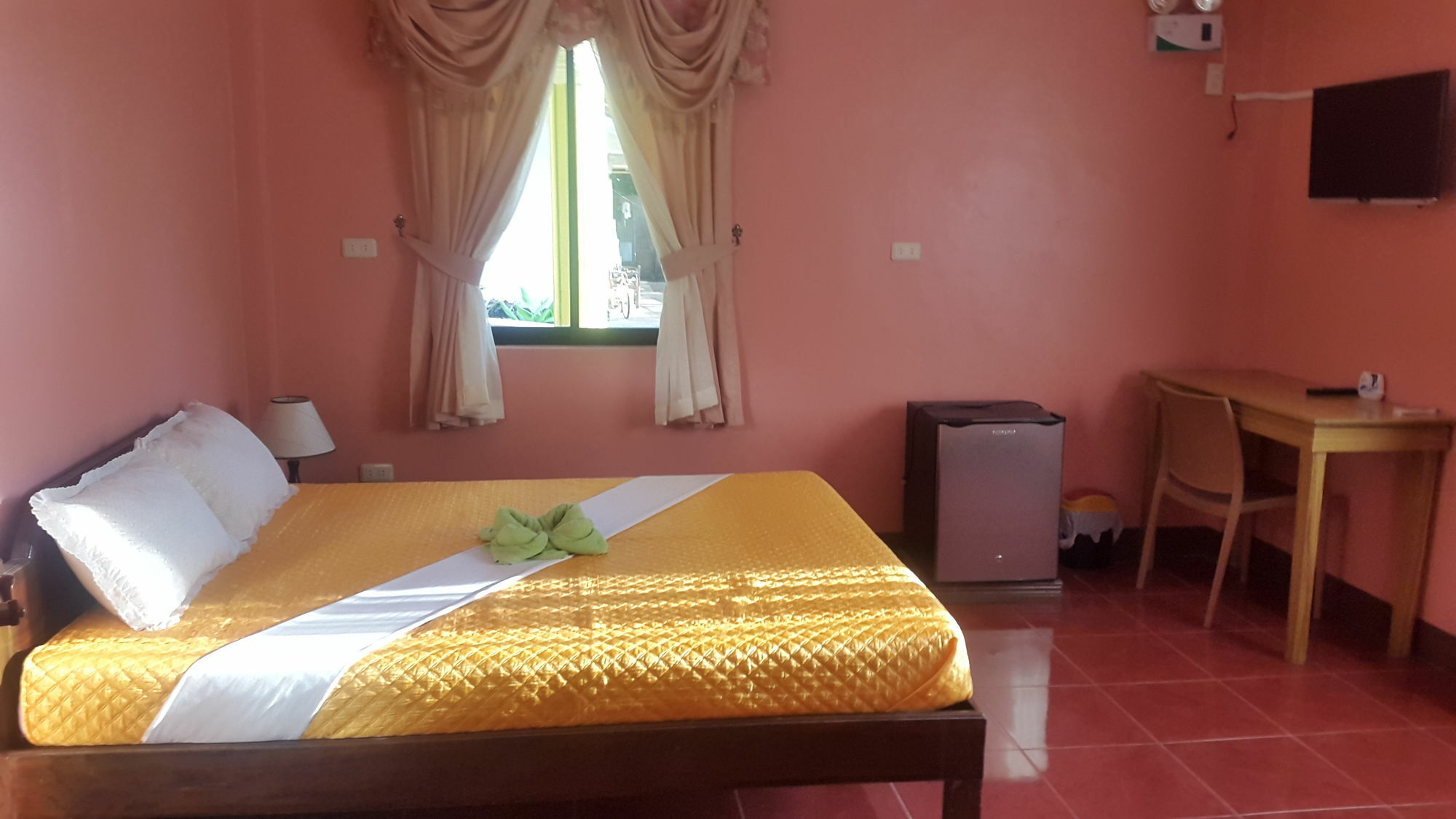 Oyo 422 Villa Emilia Pension House Panglao Bagian luar foto