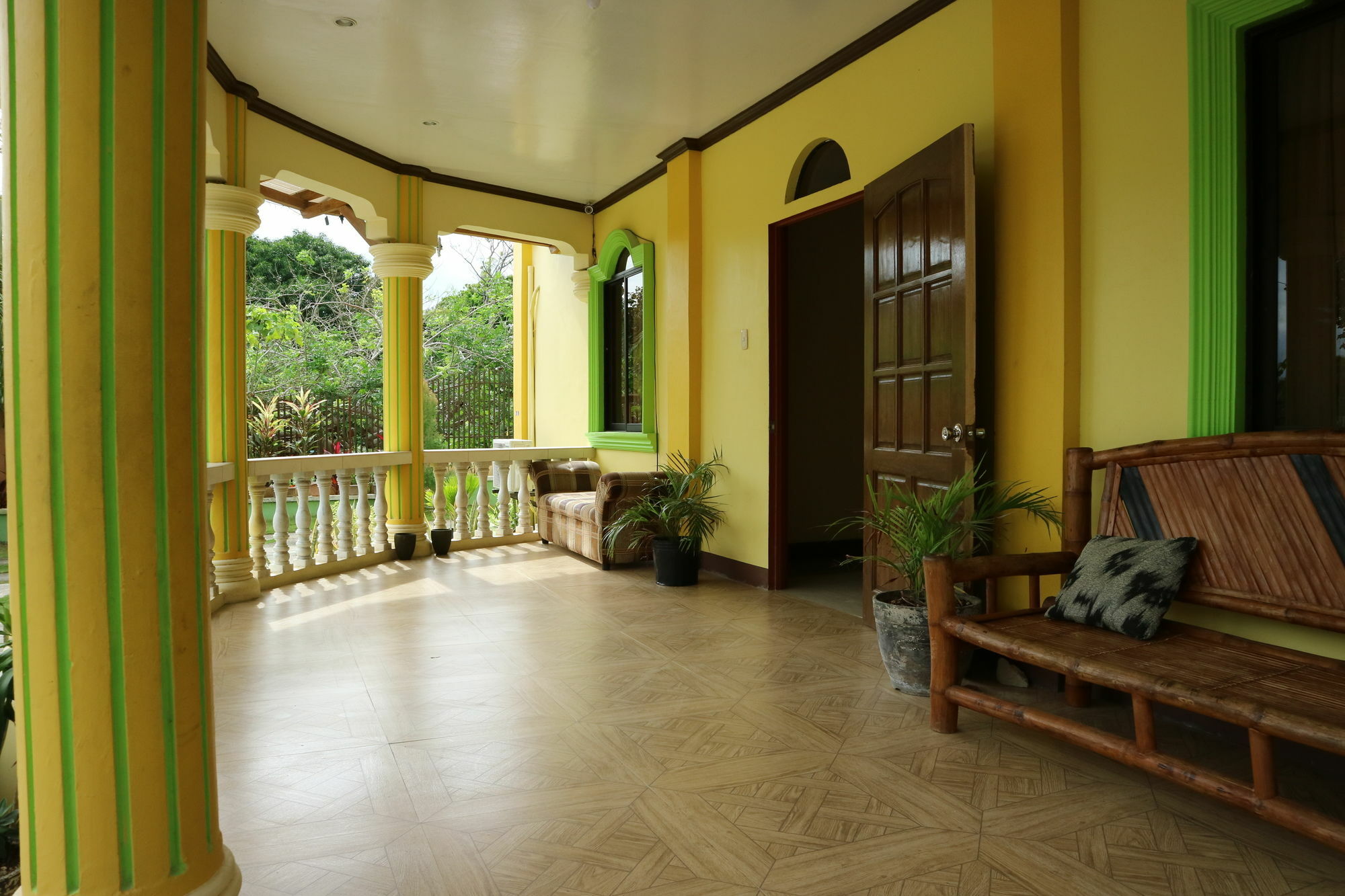 Oyo 422 Villa Emilia Pension House Panglao Bagian luar foto