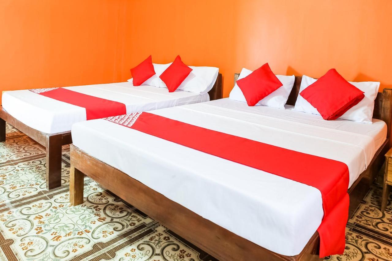 Oyo 422 Villa Emilia Pension House Panglao Bagian luar foto