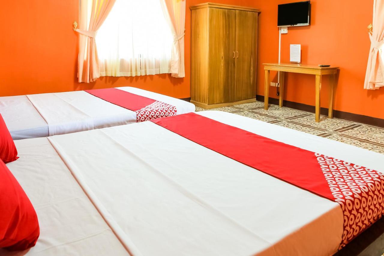 Oyo 422 Villa Emilia Pension House Panglao Bagian luar foto
