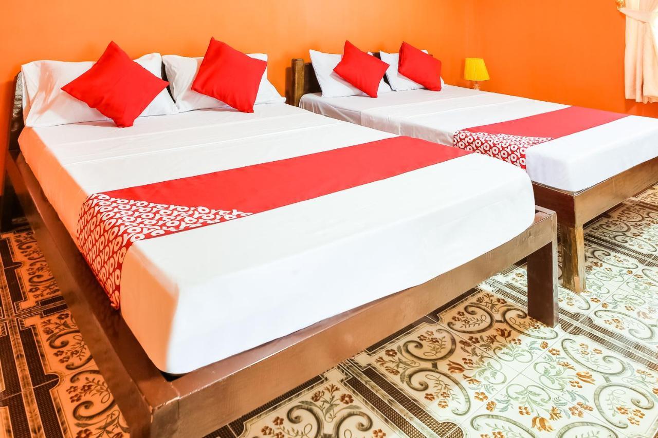 Oyo 422 Villa Emilia Pension House Panglao Bagian luar foto